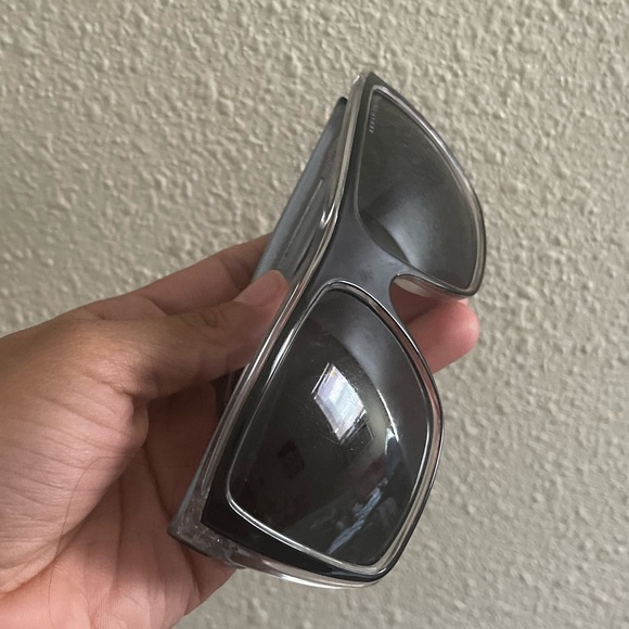 AX 4004 sunglasses. A few scratches. Open box - Picture 3 of 7